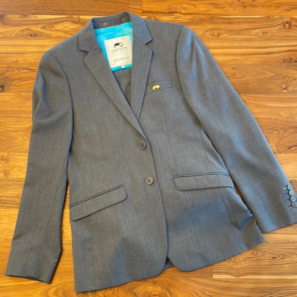 Grey Moods of Norway suit